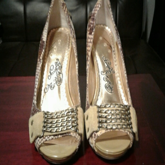 Naughty Monkey Heels - Picture 2 of 7